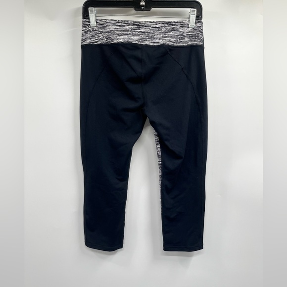 Cabi Heathered Black Gray Cropped Capri Athletic Leggings Size S - Picture 6 of 8